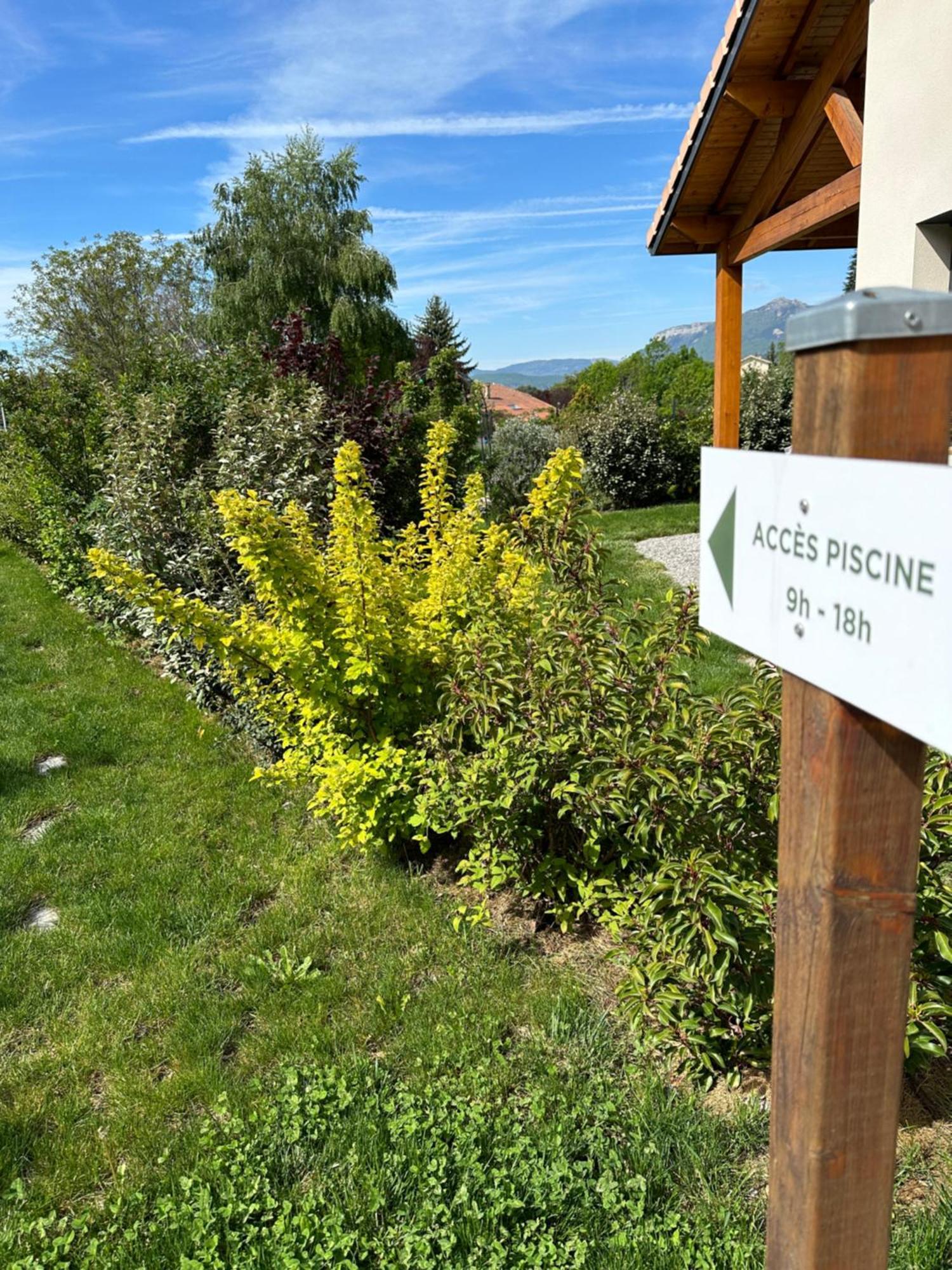 Appartement 2 à 4 personnes, Une Pause au Vert Chateauvieux (Hautes-Alpes) Exterior foto